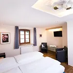 Vier Jahreszeiten Hotel 2*