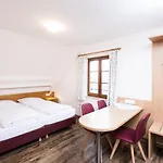 Vier Jahreszeiten Hotel