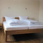 Vier Jahreszeiten Hotel 2*