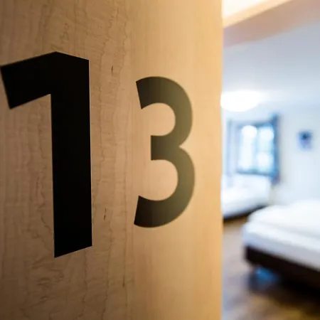 Vier Jahreszeiten Hotel 2*