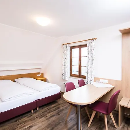 Vier Jahreszeiten Hotel