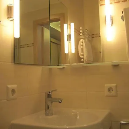 Vier Jahreszeiten Hotel