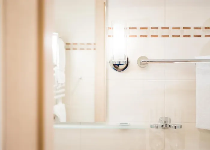 Vier Jahreszeiten Ξενοδοχείο 2*