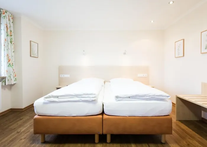 Vier Jahreszeiten Ξενοδοχείο 2*