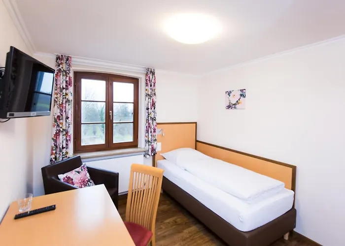 Vier Jahreszeiten Ξενοδοχείο 2*