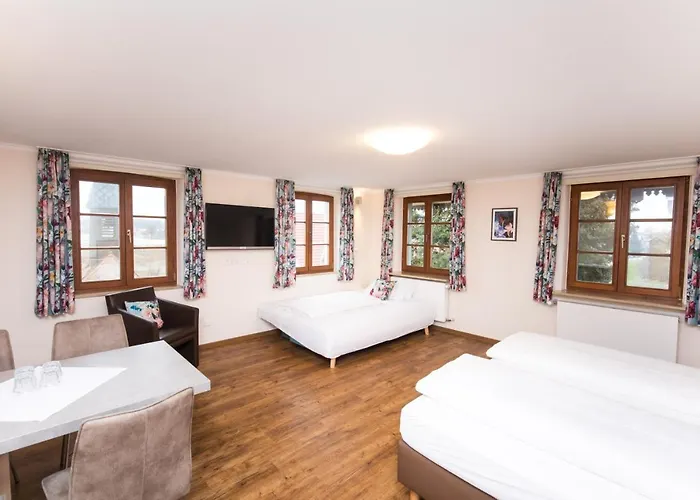 Vier Jahreszeiten Ξενοδοχείο 2*