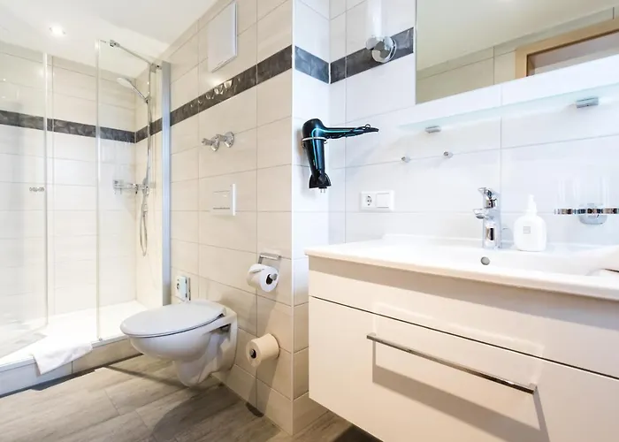 Vier Jahreszeiten Ξενοδοχείο 2*