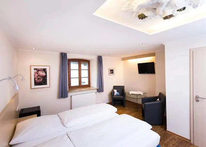 Vier Jahreszeiten Ξενοδοχείο 2*