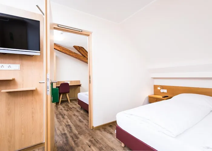 Vier Jahreszeiten Ξενοδοχείο