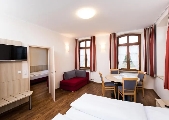 Vier Jahreszeiten Ξενοδοχείο