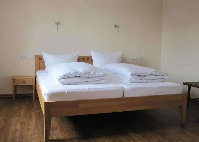 Vier Jahreszeiten Ξενοδοχείο 2*